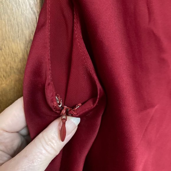 ANN TAYLOR LOFT Sleeveless Satin Shell / Tank Scoop Neck Top  -  Size 0 - Picture 7 of 13